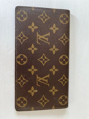 Authentic LV Chequebook Holder
